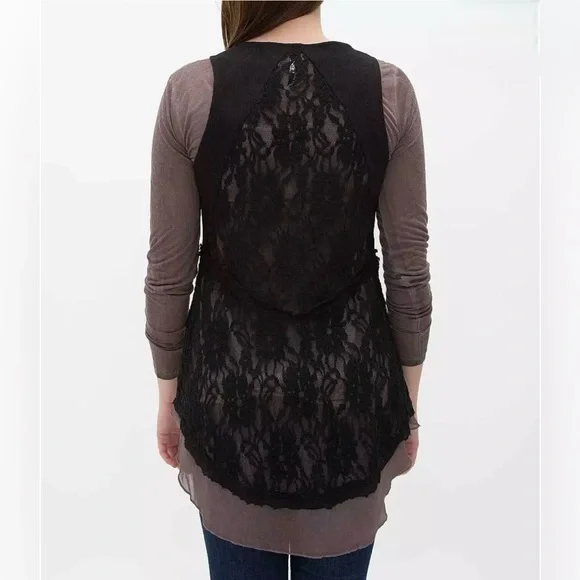 BKE Boutique Lace Vest K3 - Picture 2 of 8